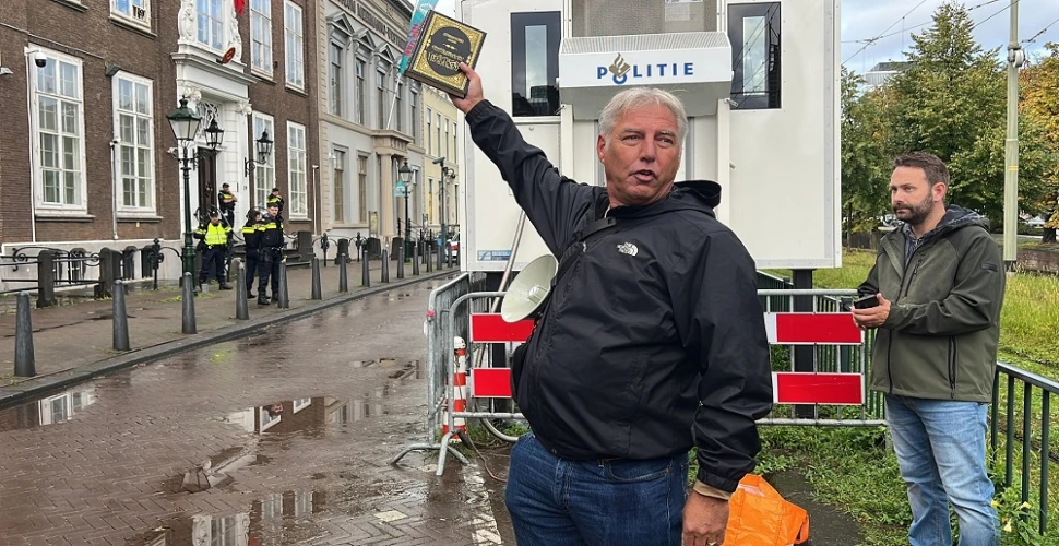 Hollanda'da Irkçı Lider, Kur'an-ı Kerim'e Çirkin Saldırıdan Dolayı Gözaltına Alındı