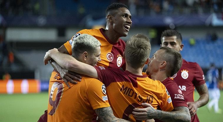 Galatasaray, Hem Türkiye'de Hem de Avrupa'da Zirvede: Evinde Bileği Bükülmüyor!