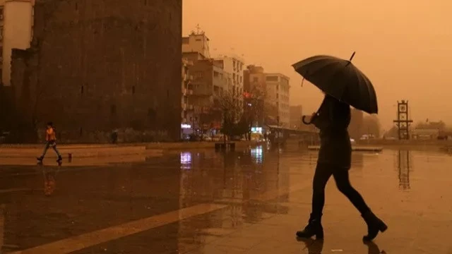 İstanbullular dikkat: Meteoroloji'den son dakika toz taşınımı ve yağmur uyarısı!
