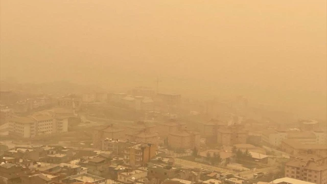 İstanbullular dikkat! Toz fırtınası başladı: 4 gün sürecek!