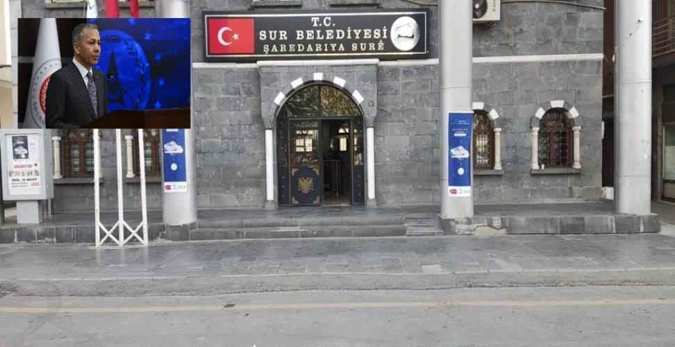 Bir soruşturma da Sur Belediyesine: Devir teslim töreninde Atatürk ve Erdoğan'a hakaret!