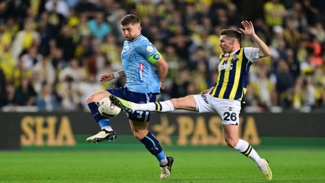 Fenerbahçe şampiyonluk yarışında engel tanımıyor! Adana Demirspor'u rahat geçti