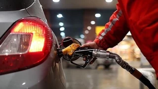 Benzine büyük zam 