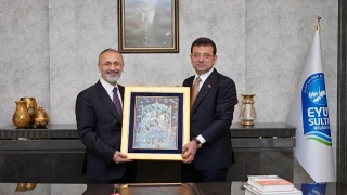 İBB Başkanı Ekrem İmamoğlu, Eyüpsultan Belediye Başkanı Mithat Bülent Özmen’e tebrik ziyaretinde bulundu